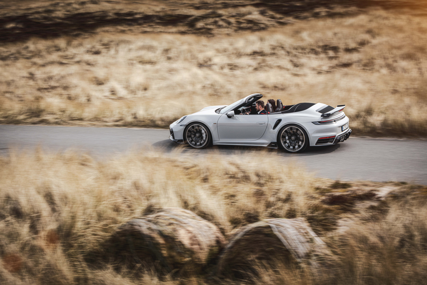 SMALL_BRABUS 820 based on 911 Turbo S Cabriolet Outdoor (110)